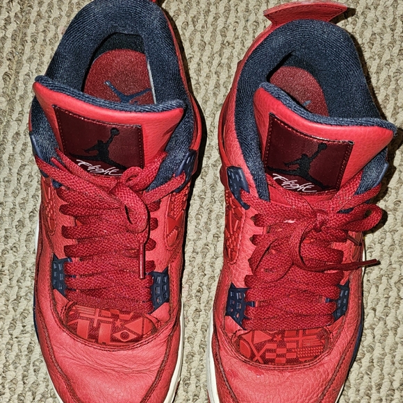 Men Shoe - Picture 2 of 4